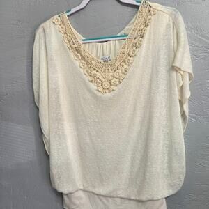 Sabrina Diamantz Woman's White Top with Lace Design around Collar size M